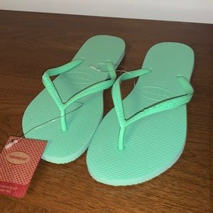 Havaianas slim flip flops NWT